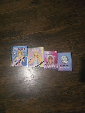 Taylor Swift | Book Lot 1 (4)
